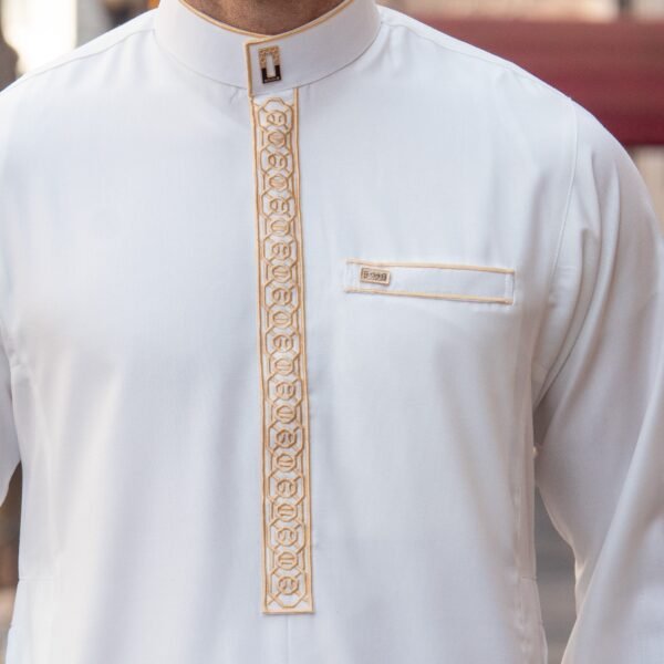 ثوب المميز الانيق